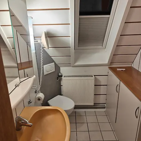 Doppelzimmer Guenstig Und Voll Ausgestattet Leopoldshohe