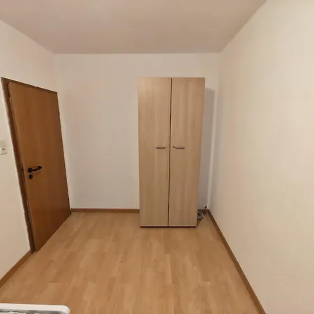 Doppelzimmer Guenstig Und Voll Ausgestattet *